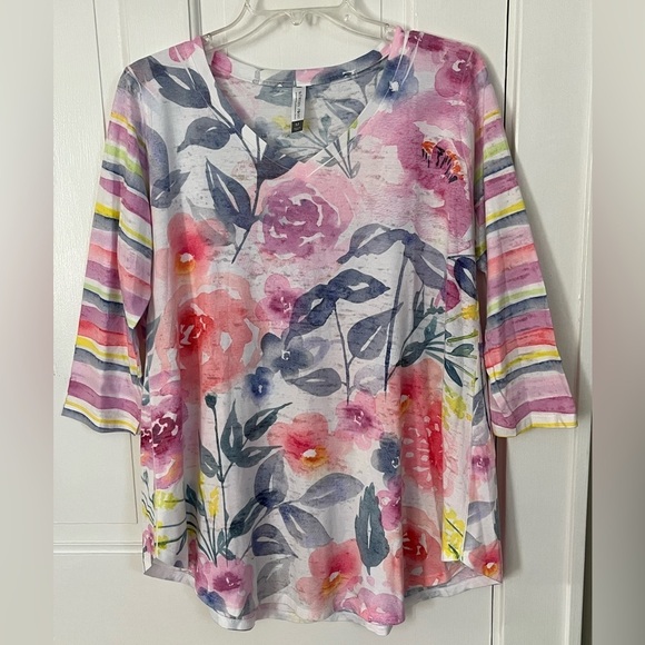 Sundance Catalog - Whimsy Rose Muted watercolored Floral featherweight Top M - Picture 1 of 10